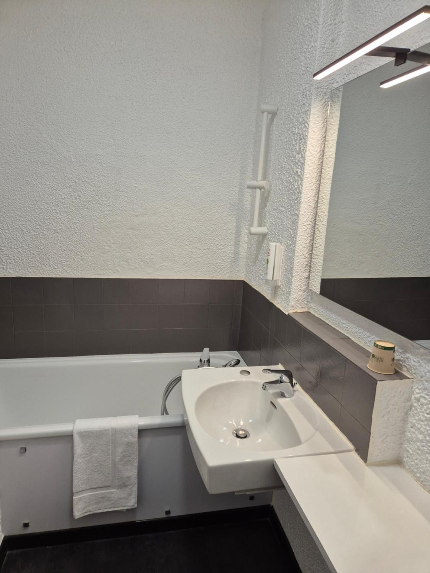 Hotel Le שאלאן מראה חיצוני תמונה